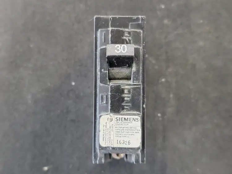 Used SIEMENS Q130 Switchgears British Columbia CA | Lenmark #243624