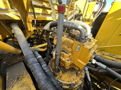 Used 2014 KOMATSU PC490LC-10 Excavators Pennsylvania US | Proxy Equipment #1383045