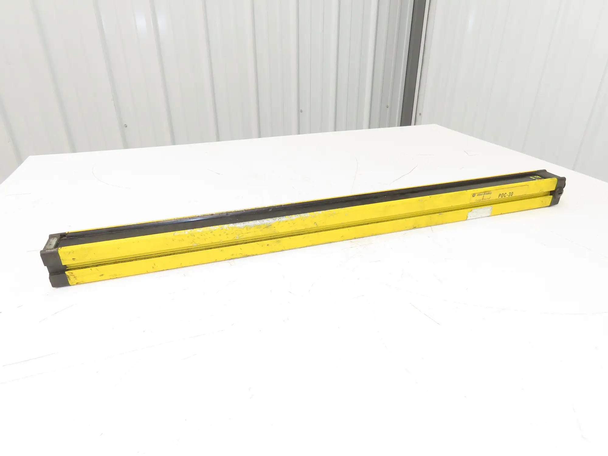 Allen Bradley 440L-R4D0750-N Guardmaster Safety Light Curtain Receiver P0C-30