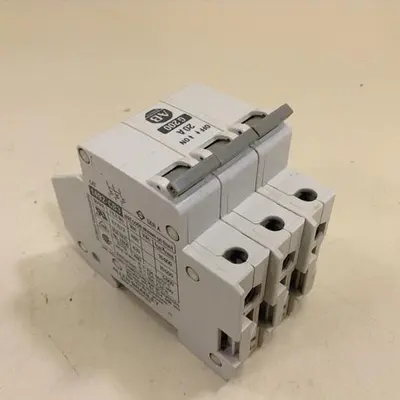 USED ALLEN BRADLEY 1492-CB3/G200 SER A