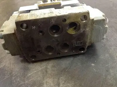 USED YUKEN DSHG-04-3C11-C2-ET-D24-50