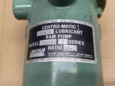USED LINCOLN SERIES E CENTRO-MATIC GREASE LUBRICANT RAM PUMP, 20-1 RATIO