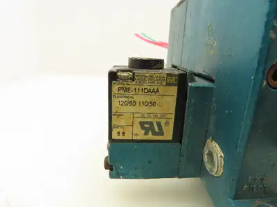 MAC 811C-PM-111DA-142 Pneumatic 3-Station Manifold 5/2 Solenoid Valves 120V
