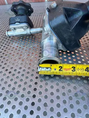 USED 2- ITT PURE FLO RA25MAX DIAPHRAGM VALVE W/ 1 1/2" TO 3/4" SANITARY FITTING