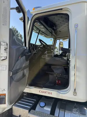 Used 2013 MACK PINNACLE CHU613 Conventional trucks California US | Ben Kaplan Equipment #1490085