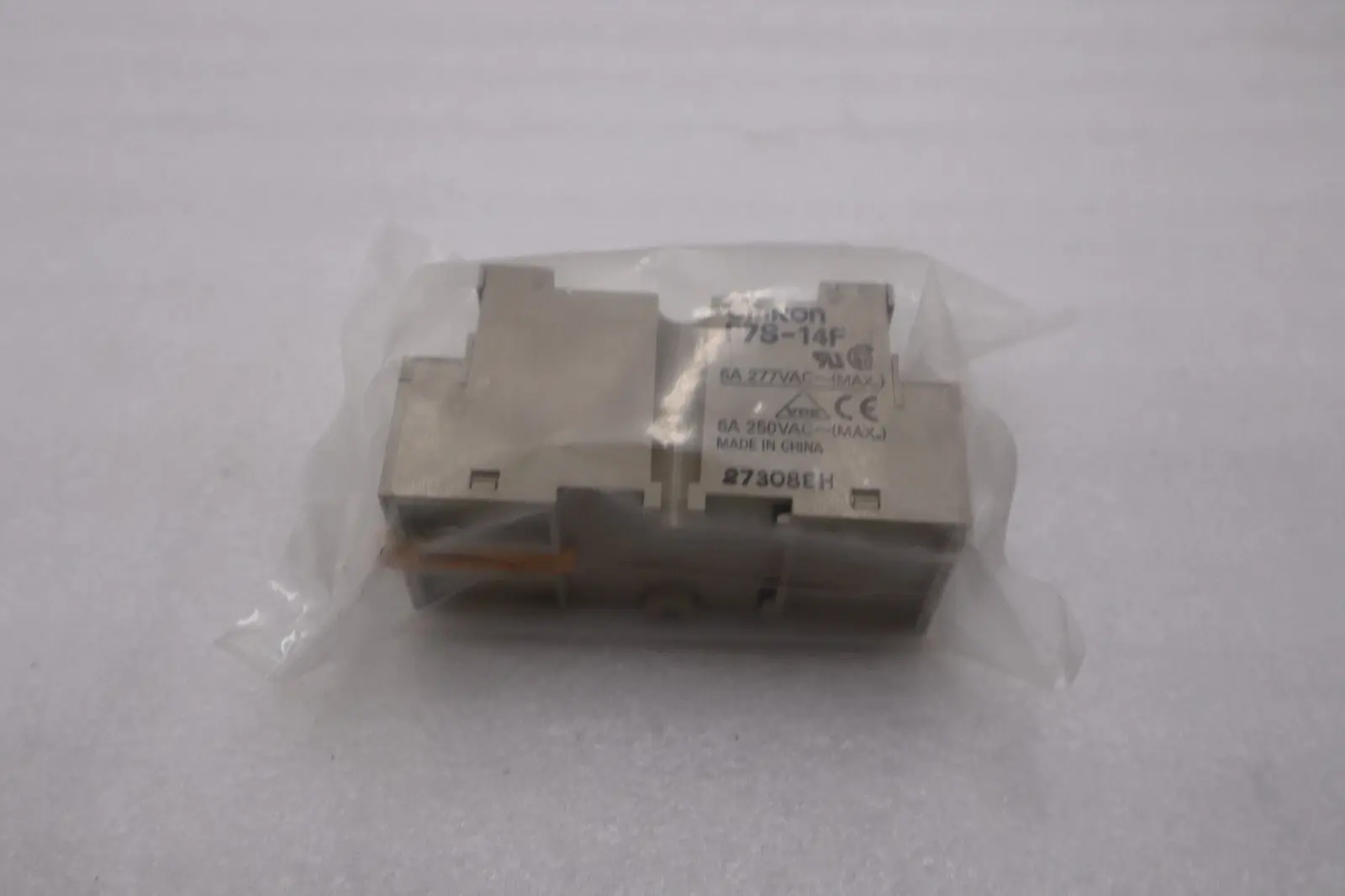 NEW  Omron P7S-14F-END  14-Pole Relay Socket 10A STOCK H1579A