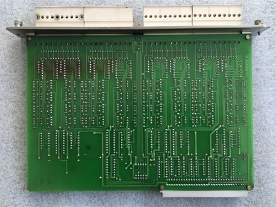 USED NUM 939724 J  32667/50 (3)-