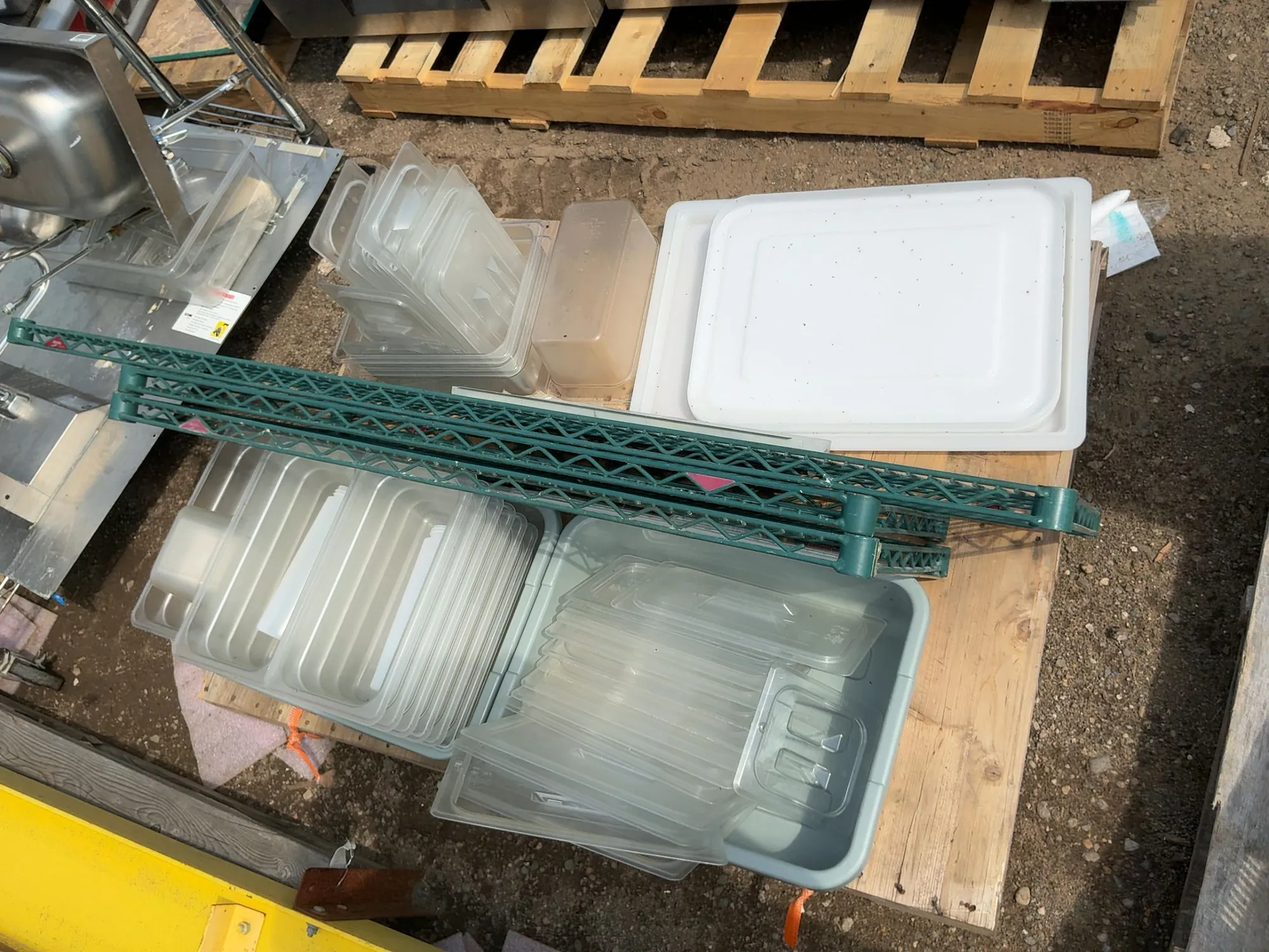 Used _UNKNOWN_ _UNKNOWN_ Restaurant Storage Containers Michigan US | Miedema Asset Management Group #1413562