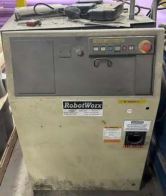USED 2005 FANUC LTD R-2000IA/165R