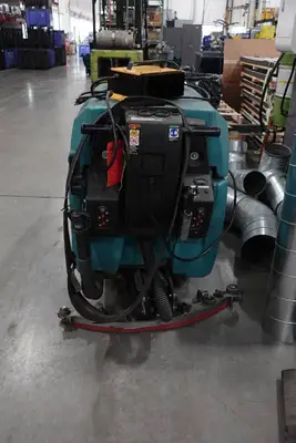 Tennant 5700 Electric Walk Behind Floor Scrubber