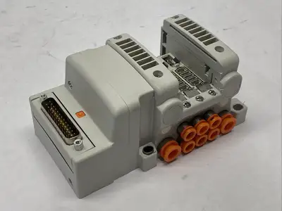 SMC VV5QC11-03N7FD0-S Plug-In Pneumatic Manifold Base 3-Station - Used