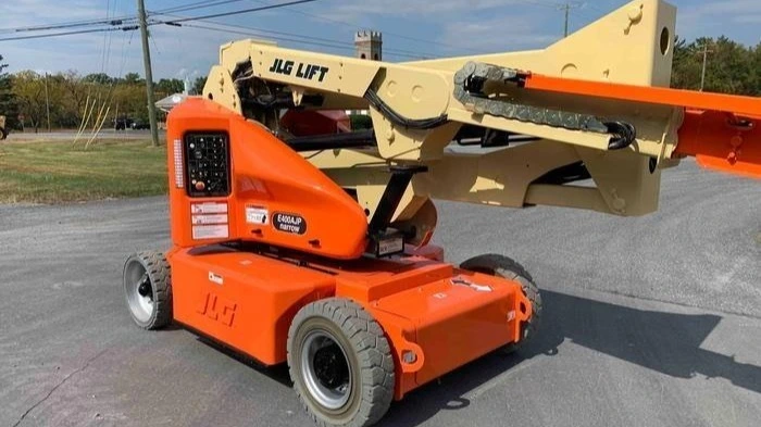 USED 2012 JLG E400AJPN