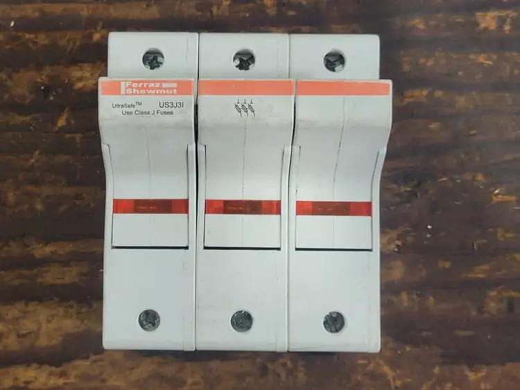 Used FERRAZ SHAWMUT US3J3I Misc Electrical & Power Parts British Columbia CA | Lenmark #249974
