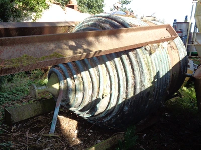 2050 L S/S Half Coiled Enclosed Vessel