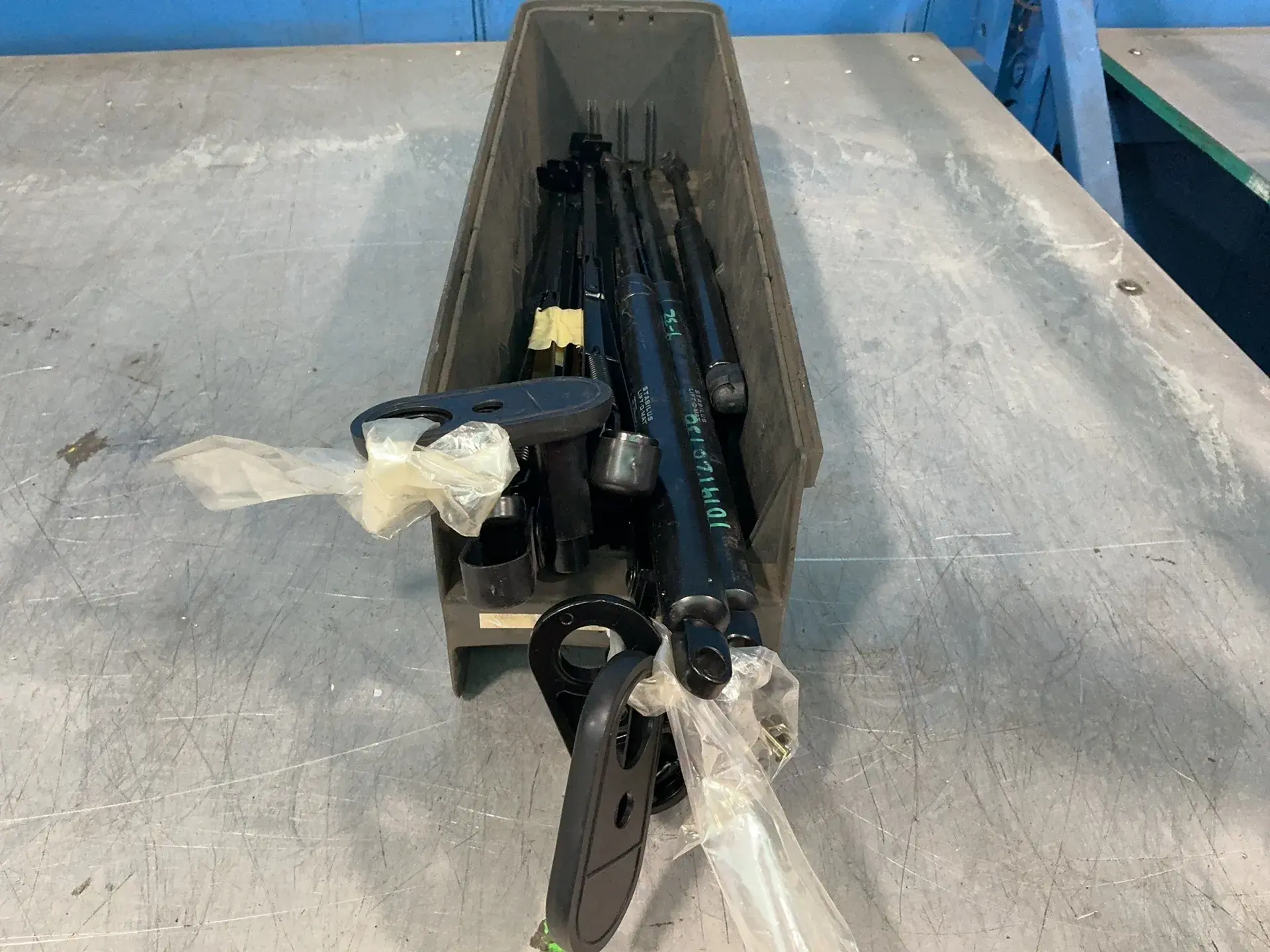 Used STABILUS _UNKNOWN_ Gas Springs Ohio US | HGR 24 #1329030