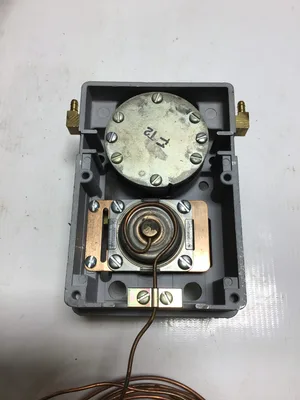 Johnson Controls Two Position Pressure Controller