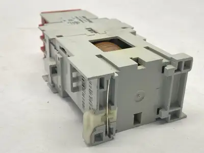USED ALLEN-BRADLEY SER A SAFETY CONTROL RELAY 25A 600VAC 24VDC COIL