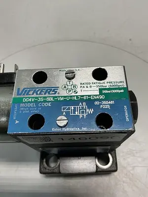 USED VICKERS DG4V-3S-8BL-VM-U-HL7-61-EN490