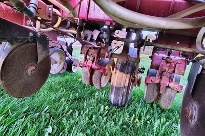 Used 1984 INTERNATIONAL 800 CYCLO AIR PLANTER Planters Michigan US | Proxy Equipment #1385117