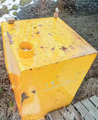Used EPIROC (ATLAS COPCO) USED DIESEL / HYDRAULIC FLUID / WATER TANKS FROM ATLAS COPCO / EPIROC T4BH BLAST HOLE DRILL RIGS Water Tanks Pennsylvania US | East West Machinery & Drilling #1417935