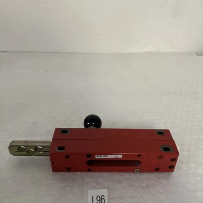 USED Telemechanique XCS-Z05