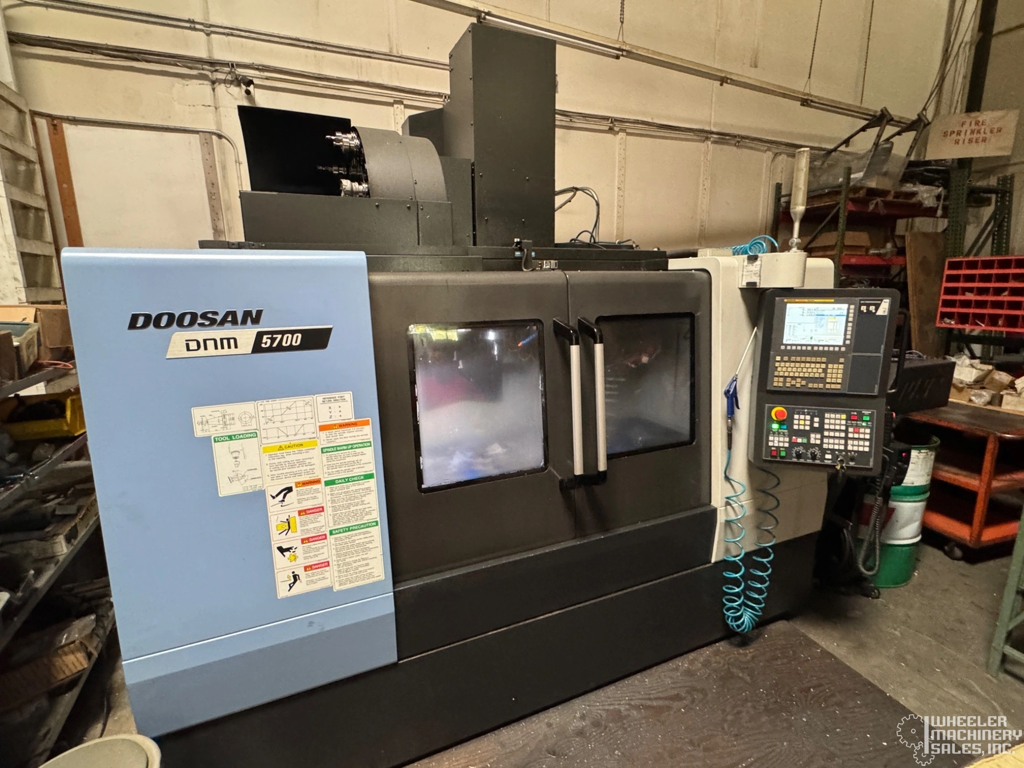 2017 DOOSAN DNM 5700 Vertical Machining Center w/ 4th Axis Table #8356