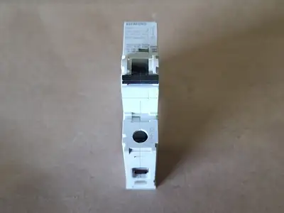 USED SIEMENS 5SJ4118-7HG40