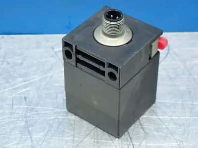 New | in-Stock PEPPERL+FUCH NBB15L2A2CV1 Proximity Sensors Ohio US | HGR 24 #864430