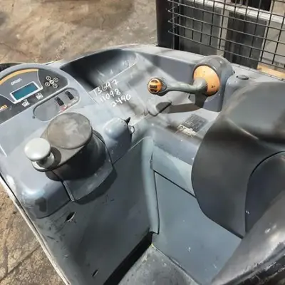 USED 2019 CROWN RR5725-45