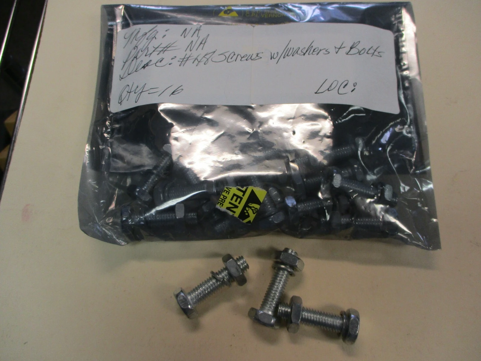 New #48 Screws w/Washers & Nuts (QTY 16)