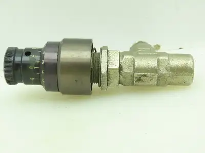 Parker Right Angle Metering /Shut-Off Valve 250 PSI  1/8" NPT