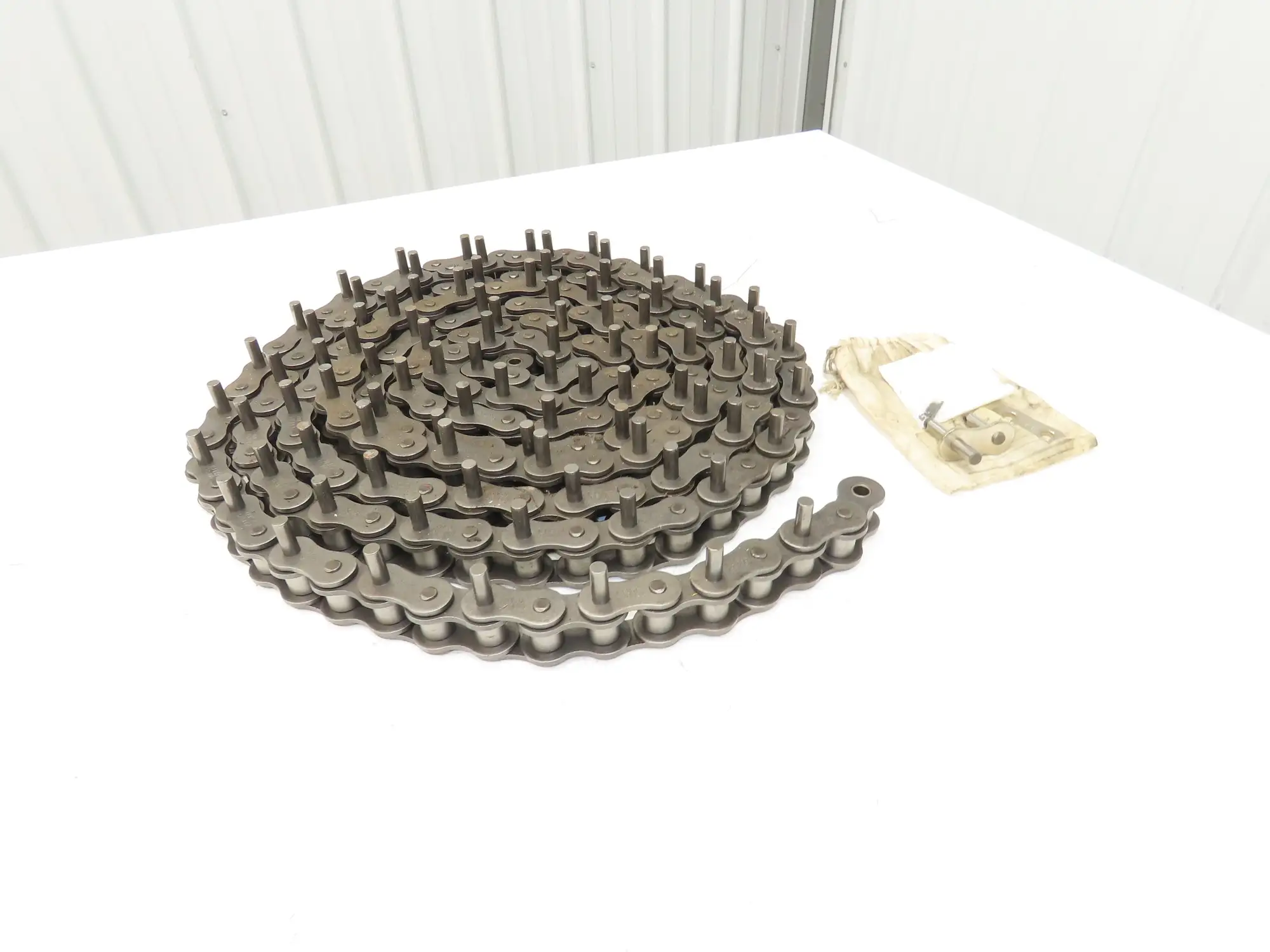 Tsubaki RS100 Riveted Roller Chain w/D-1 Attachment 18' Length