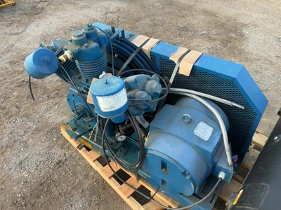 Used LEROI AIR COMPRESSOR 25 HP 880A HEAVY DUTY TWO STAGE RECIPROCATING 87.5 CFM AT 175 PSI Lubricated Reciprocating Air Compressors Michigan US | Miedema Asset Management Group #1761057