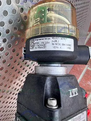 USED 2 ITT ADVANTAGE 3 WAY STAINLESS STEEL DIAPHRAGM VALVES W/ VALVE POSITIONER