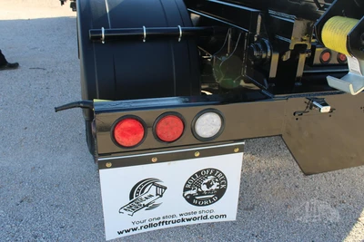 New | in-Stock 2027 MACK MD7 Rolloff Trucks Texas US | Roll Off Truck World #1491925