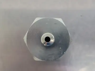 Hydraulic Adapter F-16 JIC X M-04 JIC 1" x 1/4" (Bag of 5)