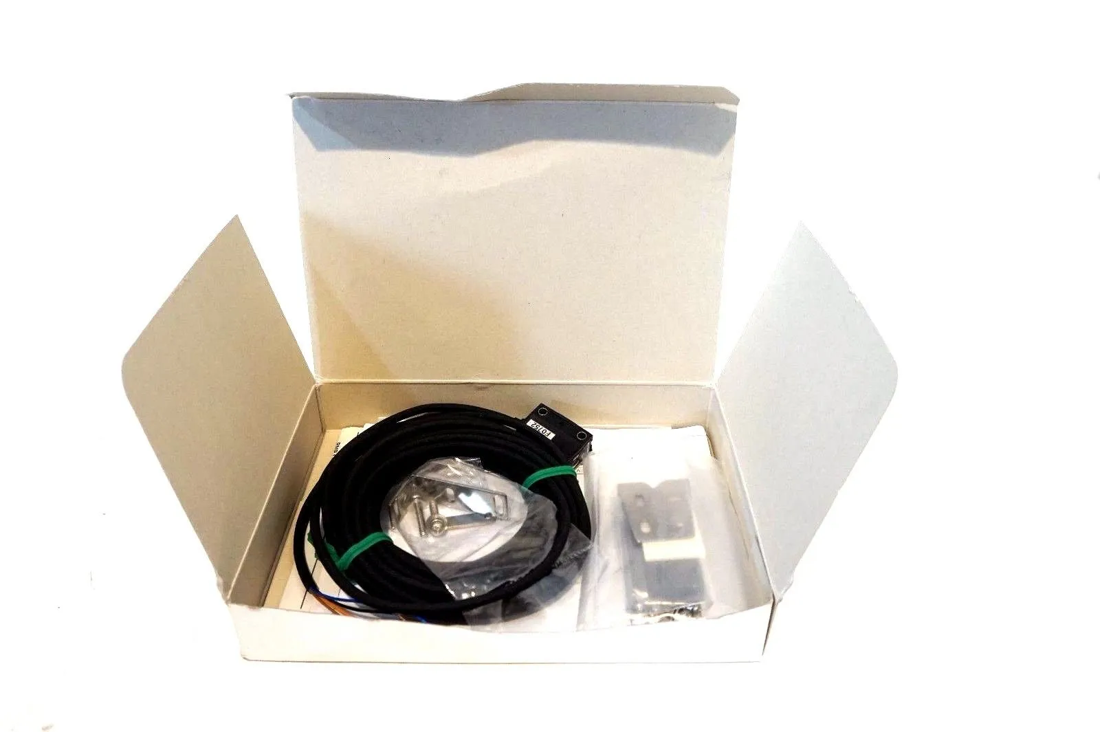 NEW ALLEN BRADLEY 42KB-U2LNSN-A5 PHOTOSWITCH SER.A 42KBU2LNSNA5