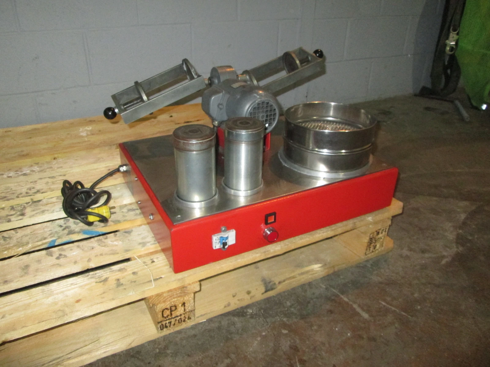 R & D Carbon Ltd Tumbling Apparatus, Lab unit