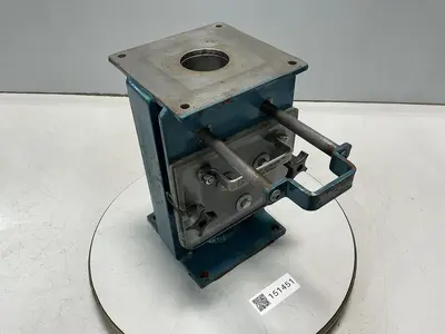 USED METAL FABRICATOR NO MODEL / NO TAG