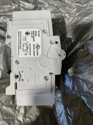 ABB E212323SU203M CIRCUIT BREAKER3 POLE 480Y/277V 50/60Hz