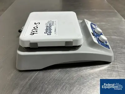 USED VWR VWR 7" x 7" Ceramic Top Digital Hot Plate / Stirrer