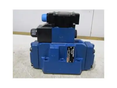 Rexroth R978903768 4WEH16EB72/6EW110N9DK23L Valve NEW