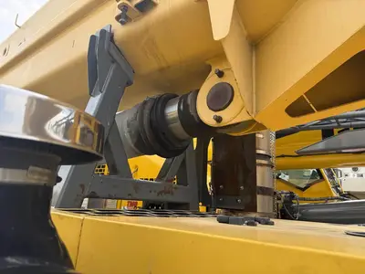USED 2004 GROVE TMS900E