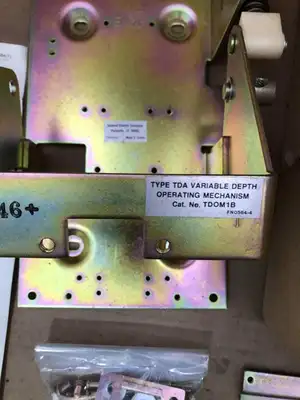 GE General Electric TD0M1B Operating Mechanism for 30-100A QMR/QMW Switches -NIB