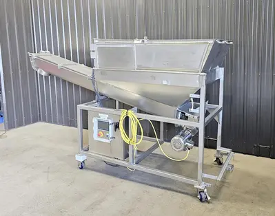 Used Screw Conveyor, 9” diameter x 108” long, Variable Speed