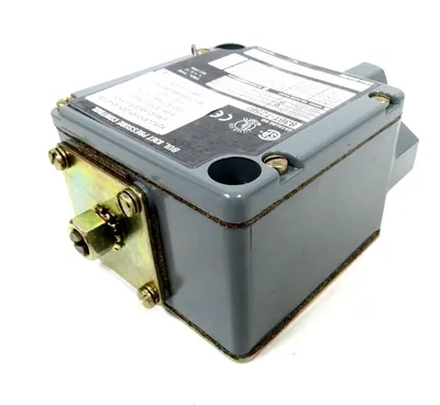 NEW ALLEN BRADLEY 836T-T256J PRESSURE CONTROL SER A 836TT256J