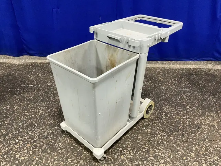 Used RUBBERMAID _UNKNOWN_ Miscellaneous MRO Ohio US | HGR 24 #1516947
