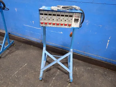 D-m-e Company Temperature Controller