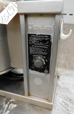 USED CLEVELAND TILTING KETTLE KET-12T