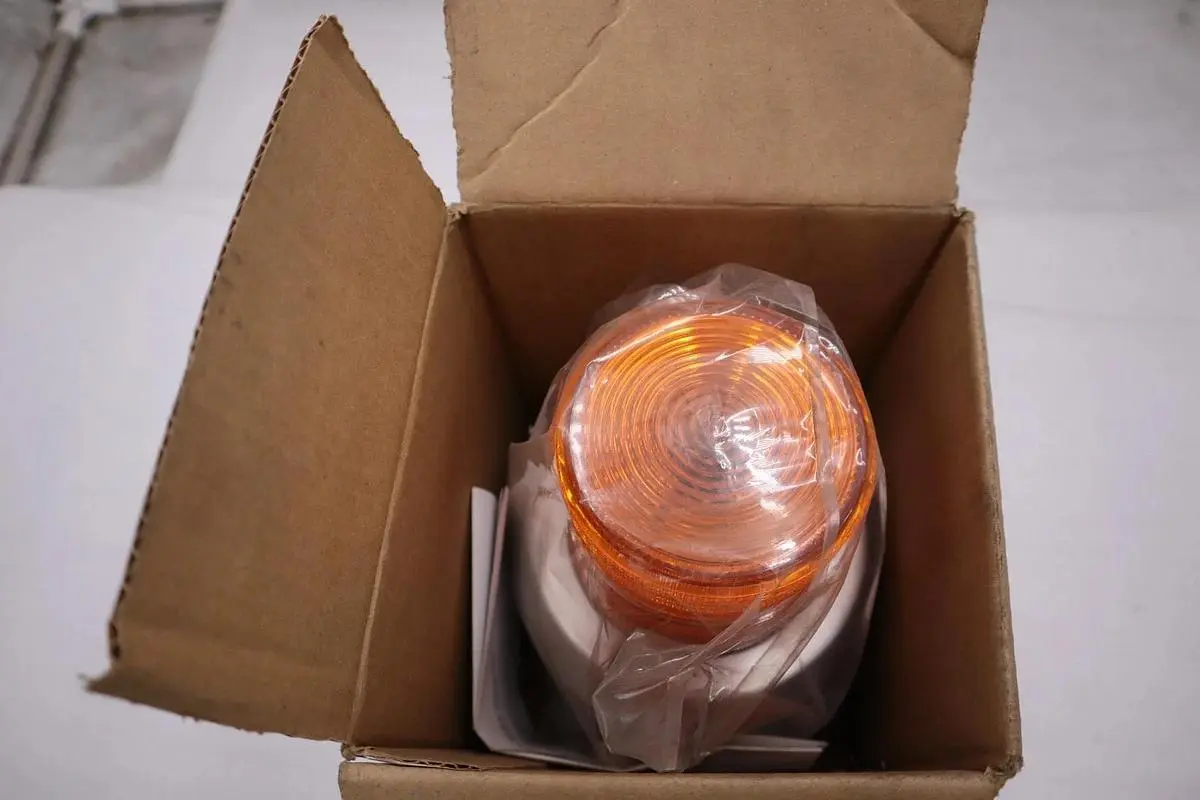 NEW EDWARDS SIGNALING 51XBRFA120A Horn Strobe,Amber,Cast Aluminum,120VAC 41A006